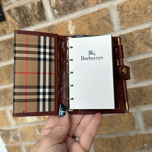 Burberry Nova Check Mini Planner and Pen Set - Picture 6 of 7